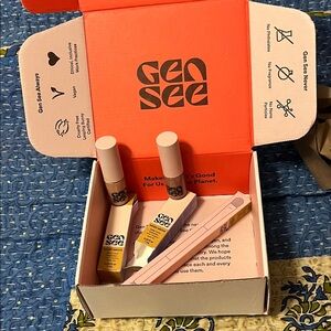 Gen See Makeup Set